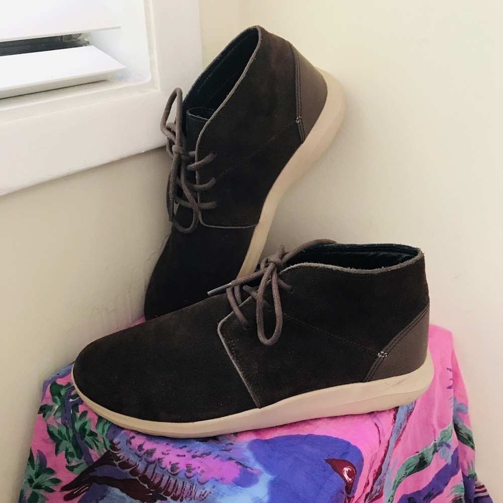 Men’s Desert Boots - Crocs Kinsale Chukka